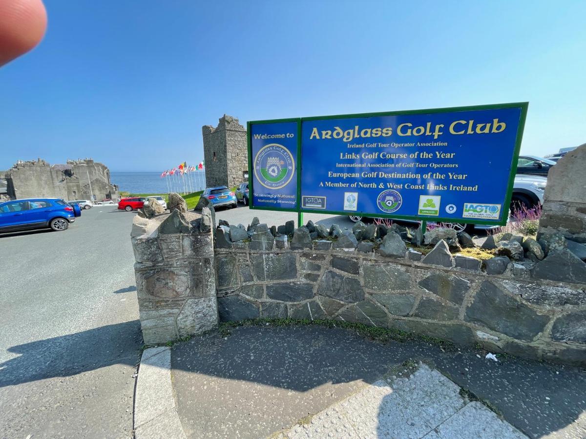 Lovely Apartment Overlooking The Harbour And Bay Ardglass Bagian luar foto