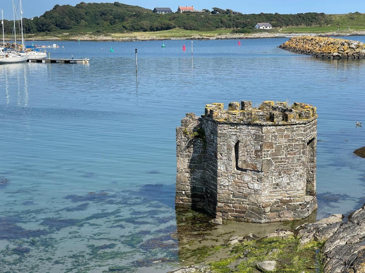 Lovely Apartment Overlooking The Harbour And Bay Ardglass Bagian luar foto